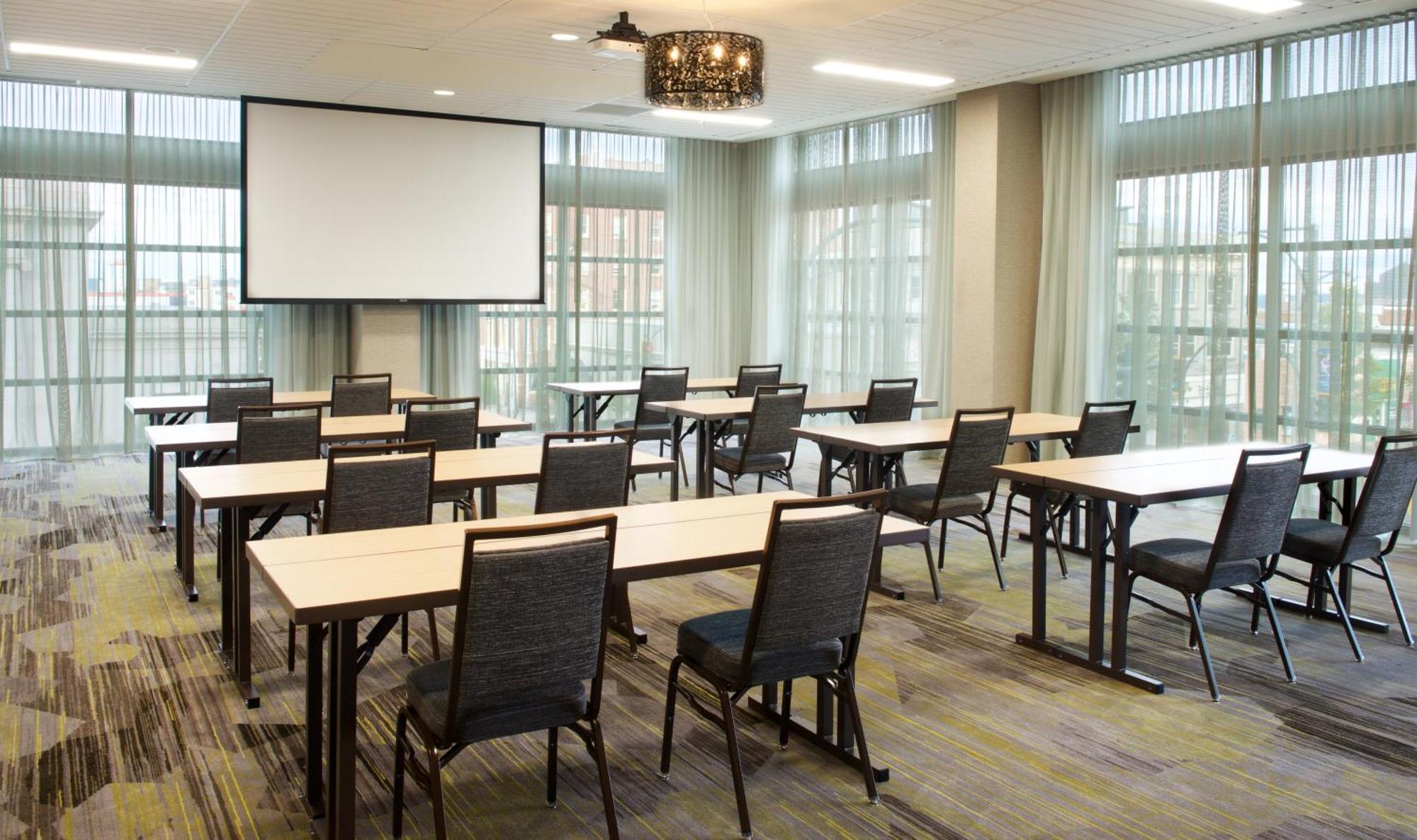 Courtyard By Marriott Seattle Everett Downtown Eksteriør billede