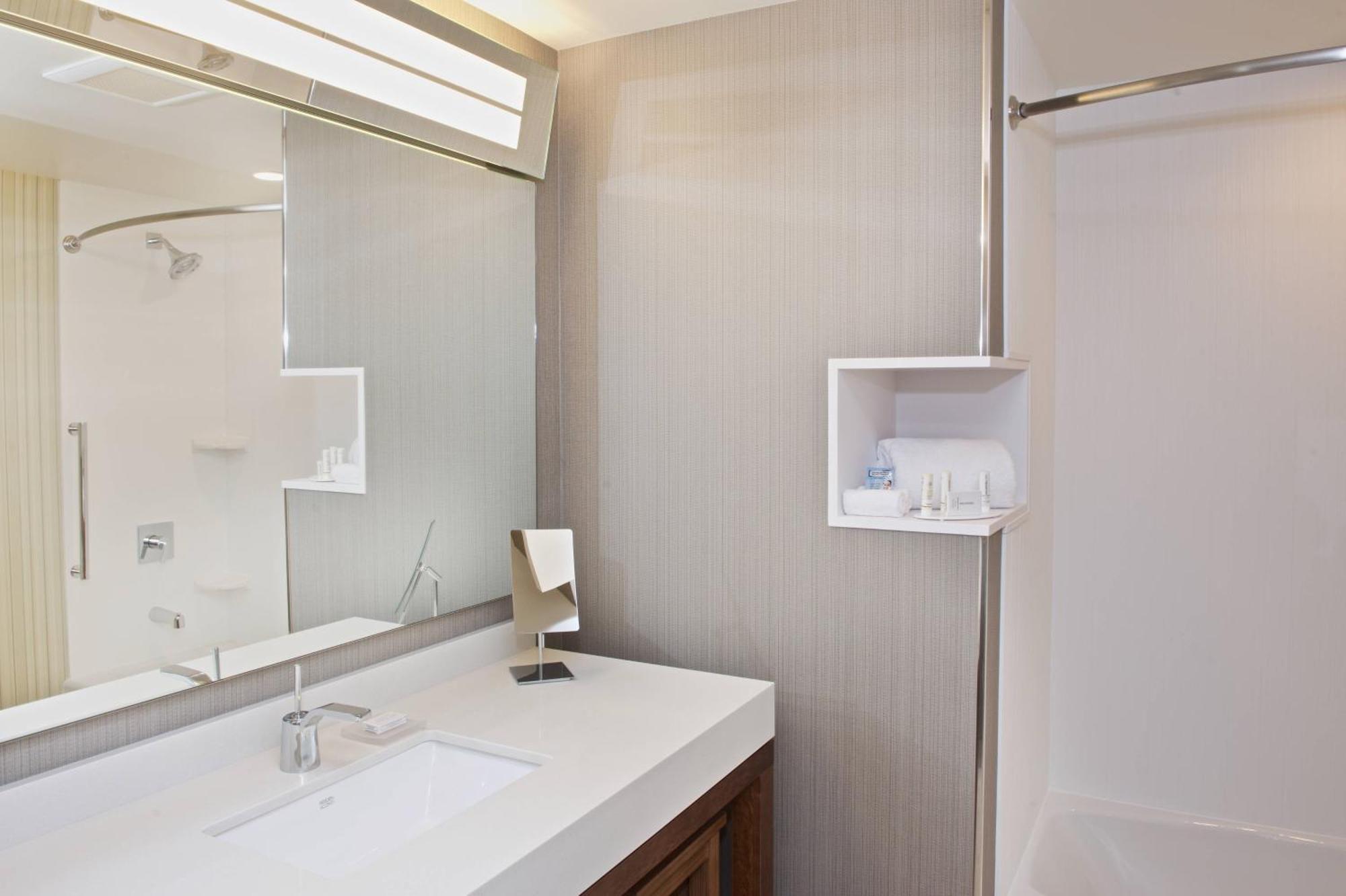Courtyard By Marriott Seattle Everett Downtown Eksteriør billede